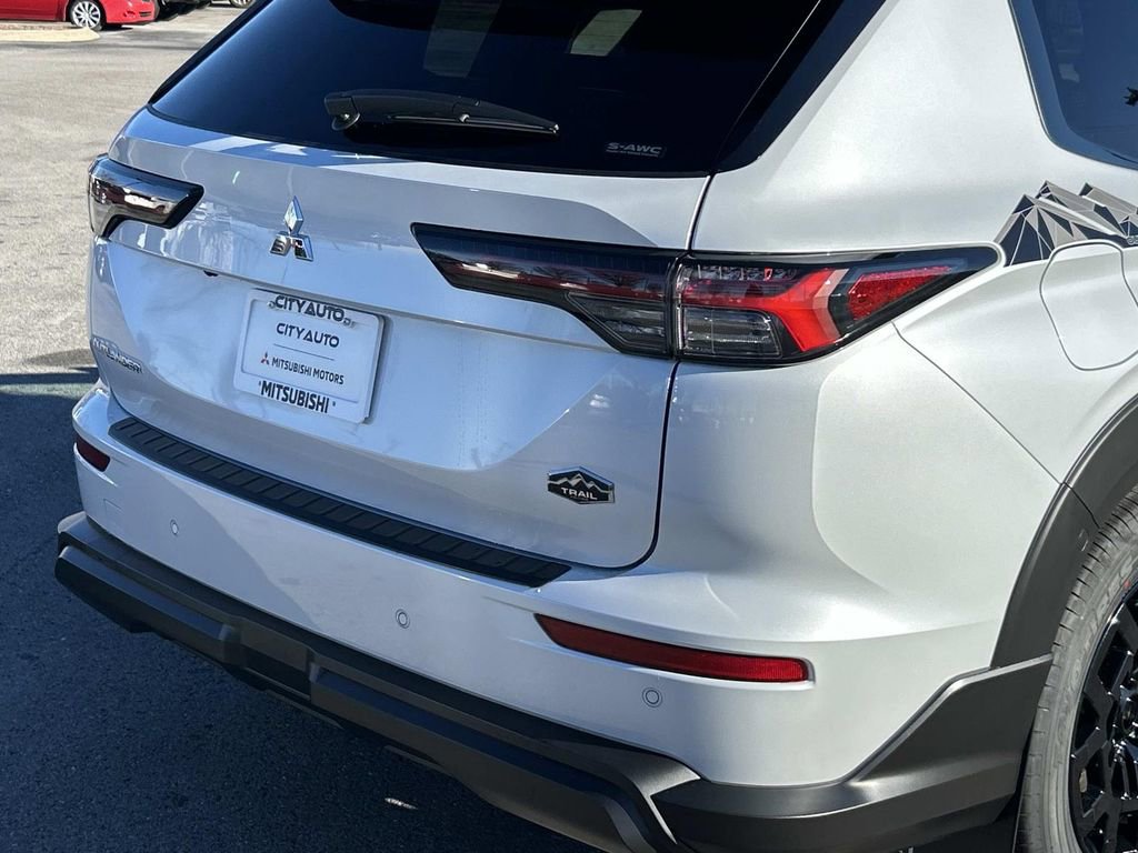 New 2026 Mitsubishi Outlander Trail Edition image 10