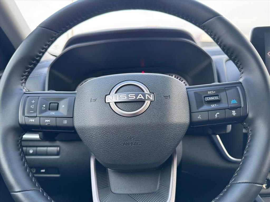 Certified 2025 Nissan Rogue SV image 17