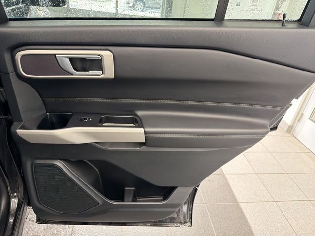 Used 2024 Ford Explorer XLT w/ Equipment Group 202A image 10