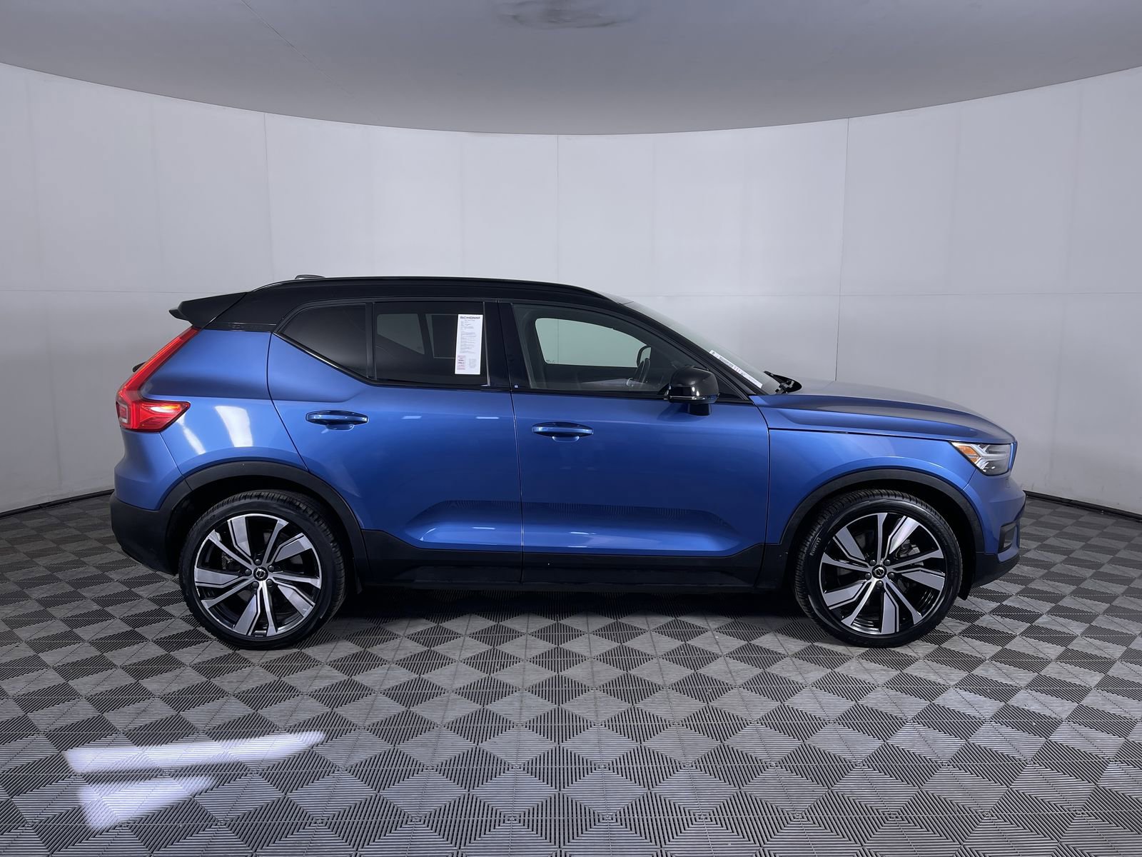 Used 2021 Volvo XC40 P8 Recharge AWD/4WD image 10