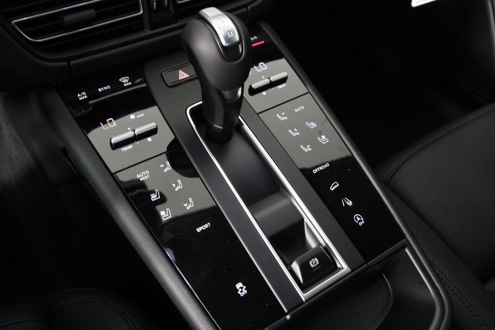 New 2026 Porsche Macan AWD/4WD image 14