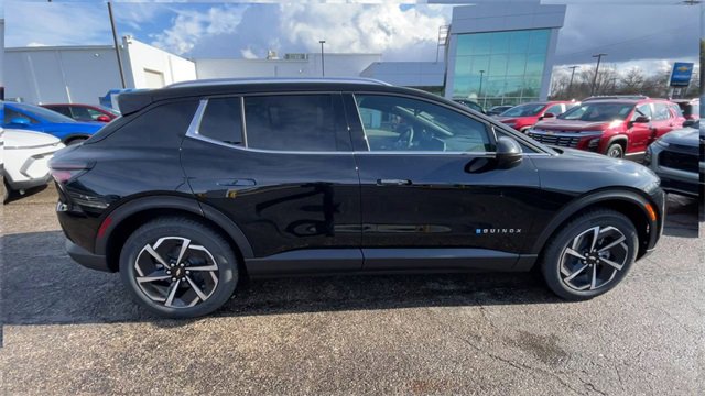 New 2026 Chevrolet Equinox EV LT image 2