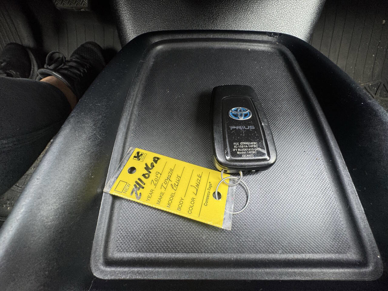 Used 2019 Toyota Prius LE AWD/4WD image 38