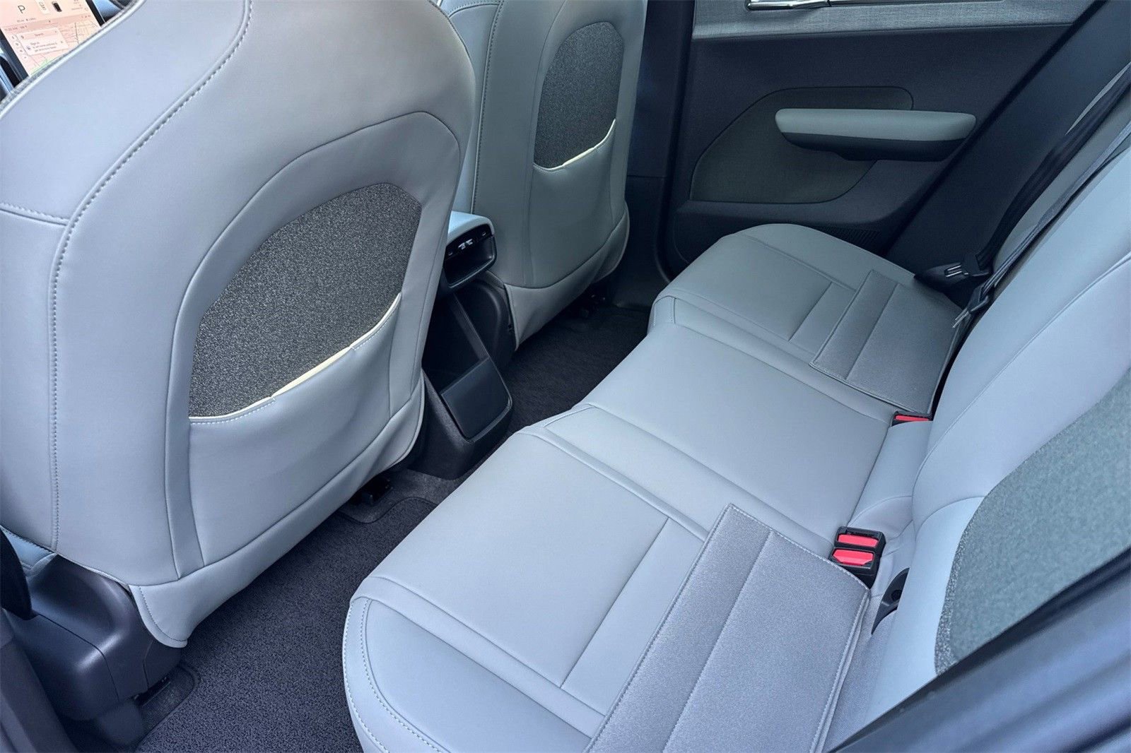 New 2026 Volvo EX30 Plus w/ Climate Package image 4