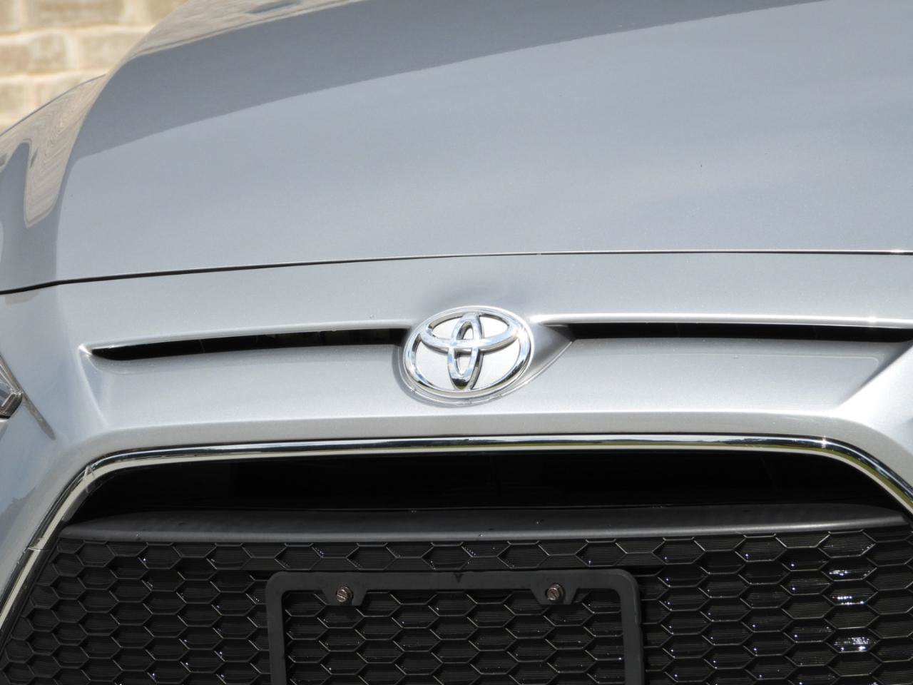 Used 2020 Toyota Yaris XLE FWD image 4