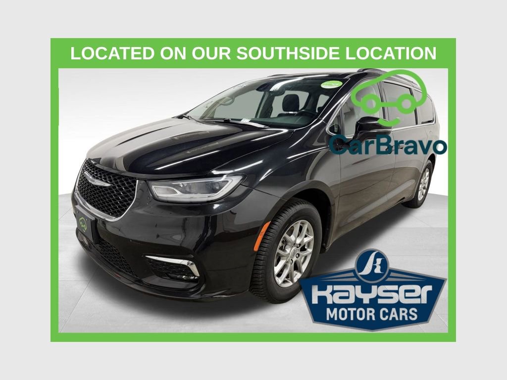 Used 2021 Chrysler Pacifica Touring w/ Cold Weather Group FWD image 1