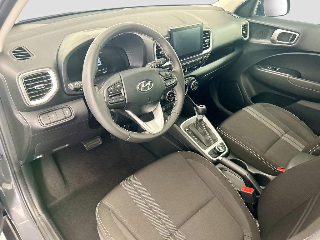 Used 2025 Hyundai Venue SEL FWD image 9