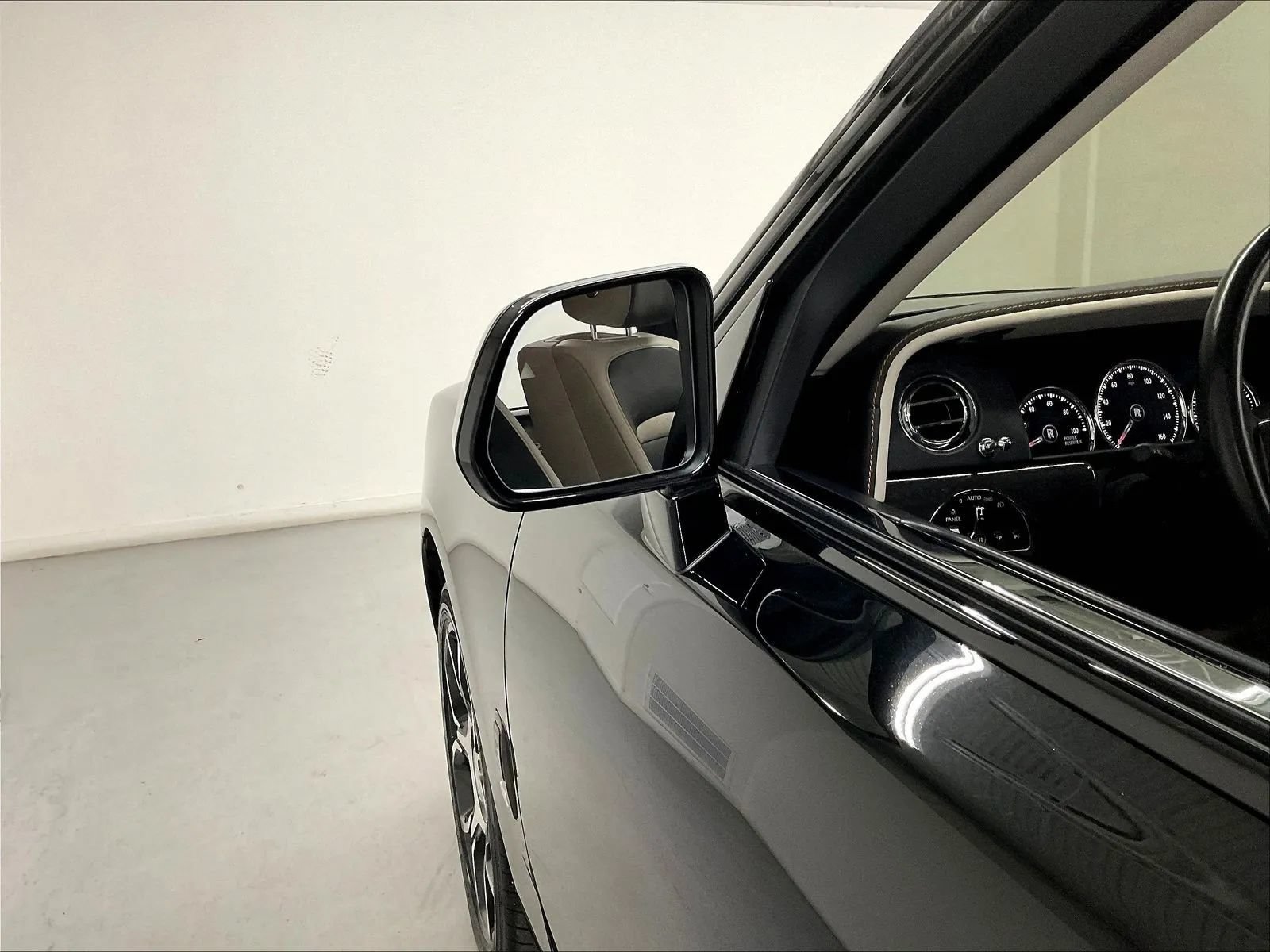 Used 2021 Rolls-Royce Cullinan Black Badge AWD/4WD image 42