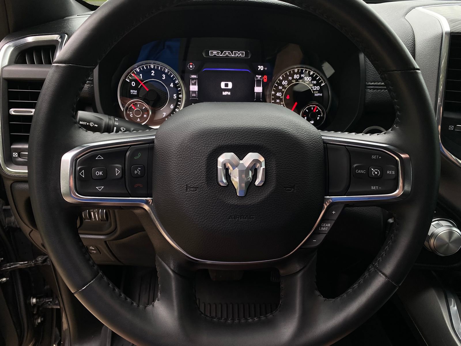 Used 2024 RAM 1500 Laramie AWD/4WD image 22