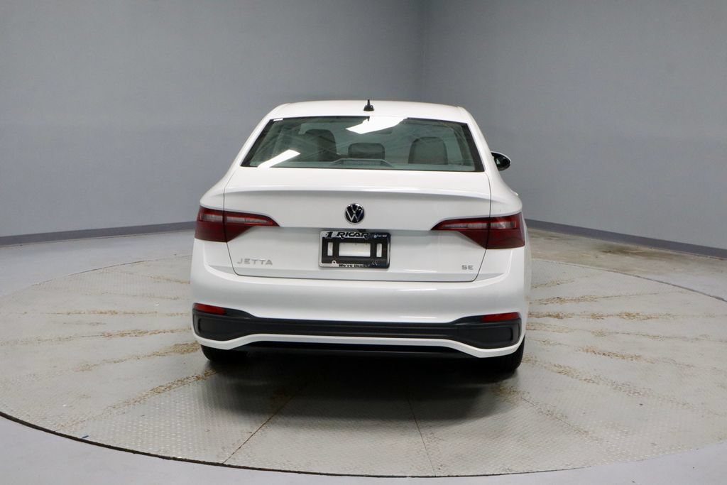 Used 2023 Volkswagen Jetta SE FWD image 10