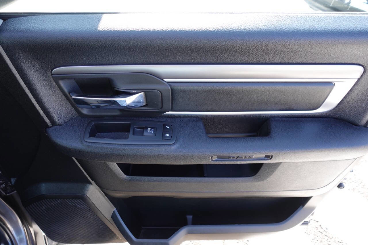 Used 2021 RAM 1500 Classic Warlock image 32