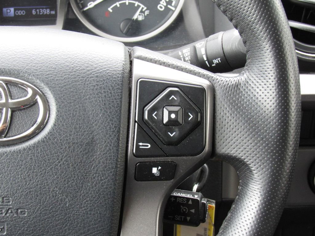 Used 2017 Toyota Tacoma SR5 AWD/4WD image 26
