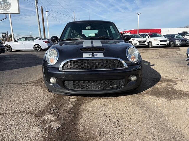 Used 2009 MINI Cooper John Cooper Works w/ Convenience Pkg image 2