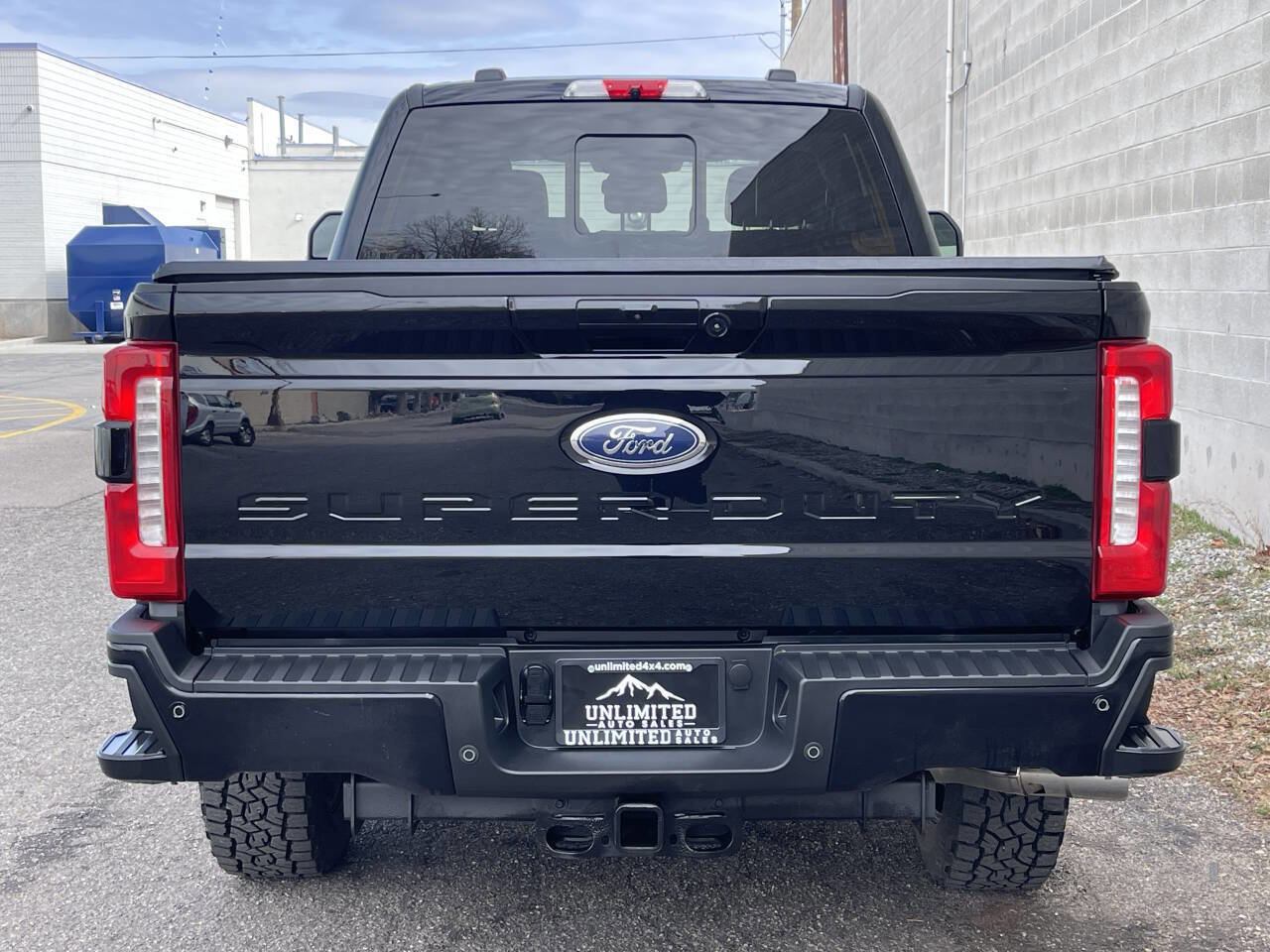 Used 2023 Ford F350 Lariat w/ Lariat Ultimate Package image 6