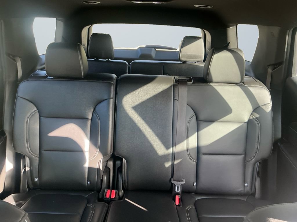 Used 2023 Chevrolet Traverse LT w/ LT Premium Package image 14