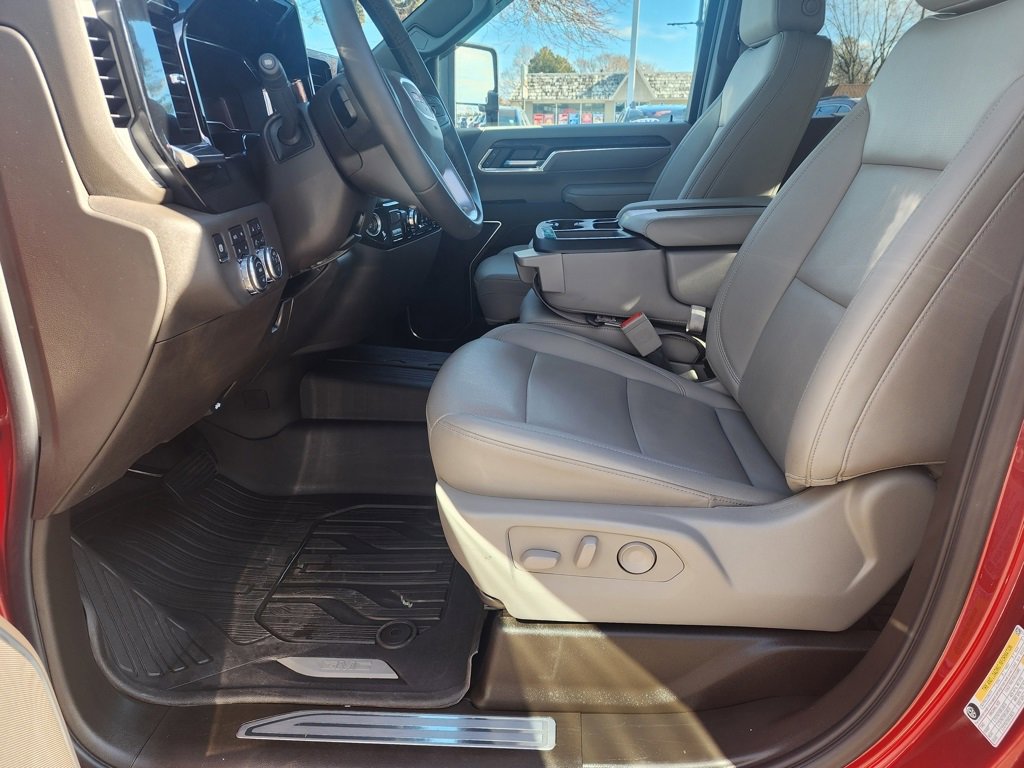 Used 2025 GMC Sierra 2500 SLT image 29