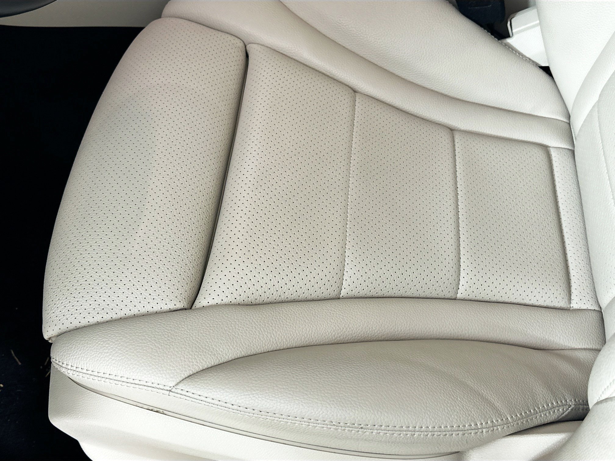 Certified 2022 Mercedes-Benz GLC 300 4MATIC w/ Premium Package Lite image 22