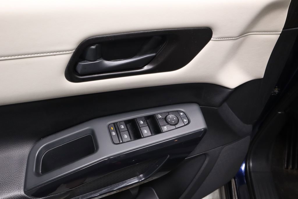 Certified 2023 Nissan Pathfinder SV w/ SV Black Package image 23