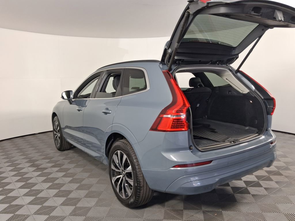 Certified 2023 Volvo XC60 B5 Core AWD/4WD image 10