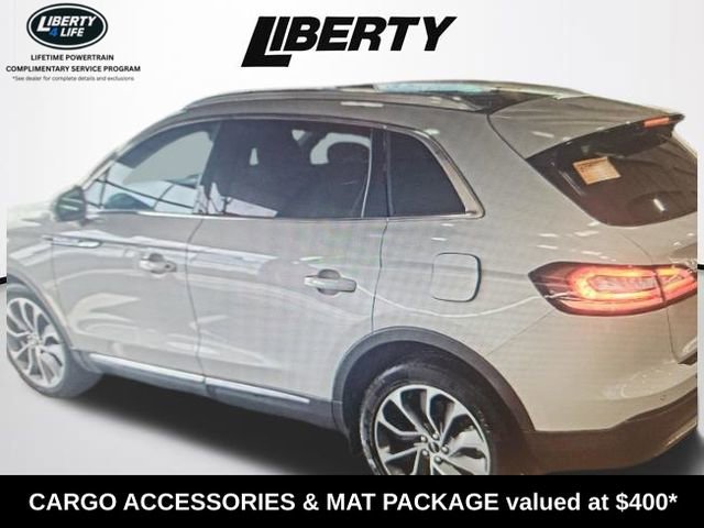 Used 2022 Lincoln Nautilus Reserve image 4