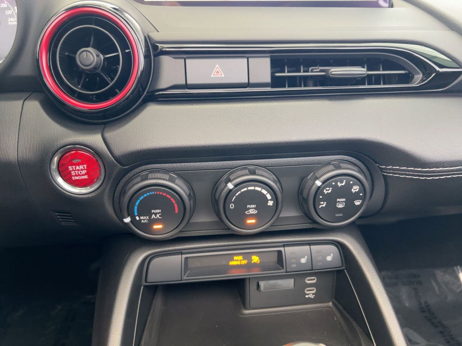 Used 2025 MAZDA MX-5 Miata Club image 25