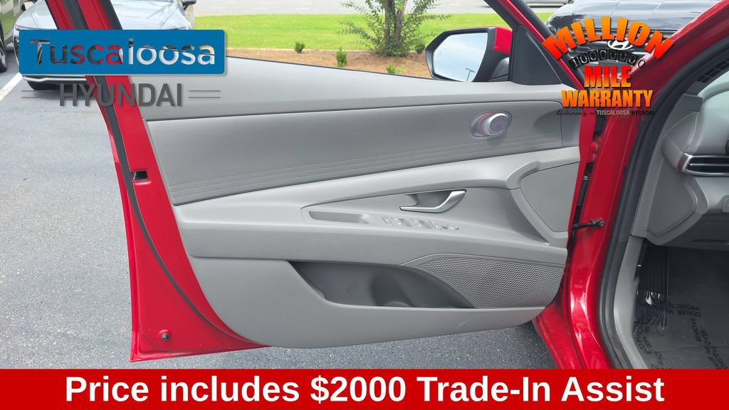 Used 2022 Hyundai Elantra SEL FWD image 12