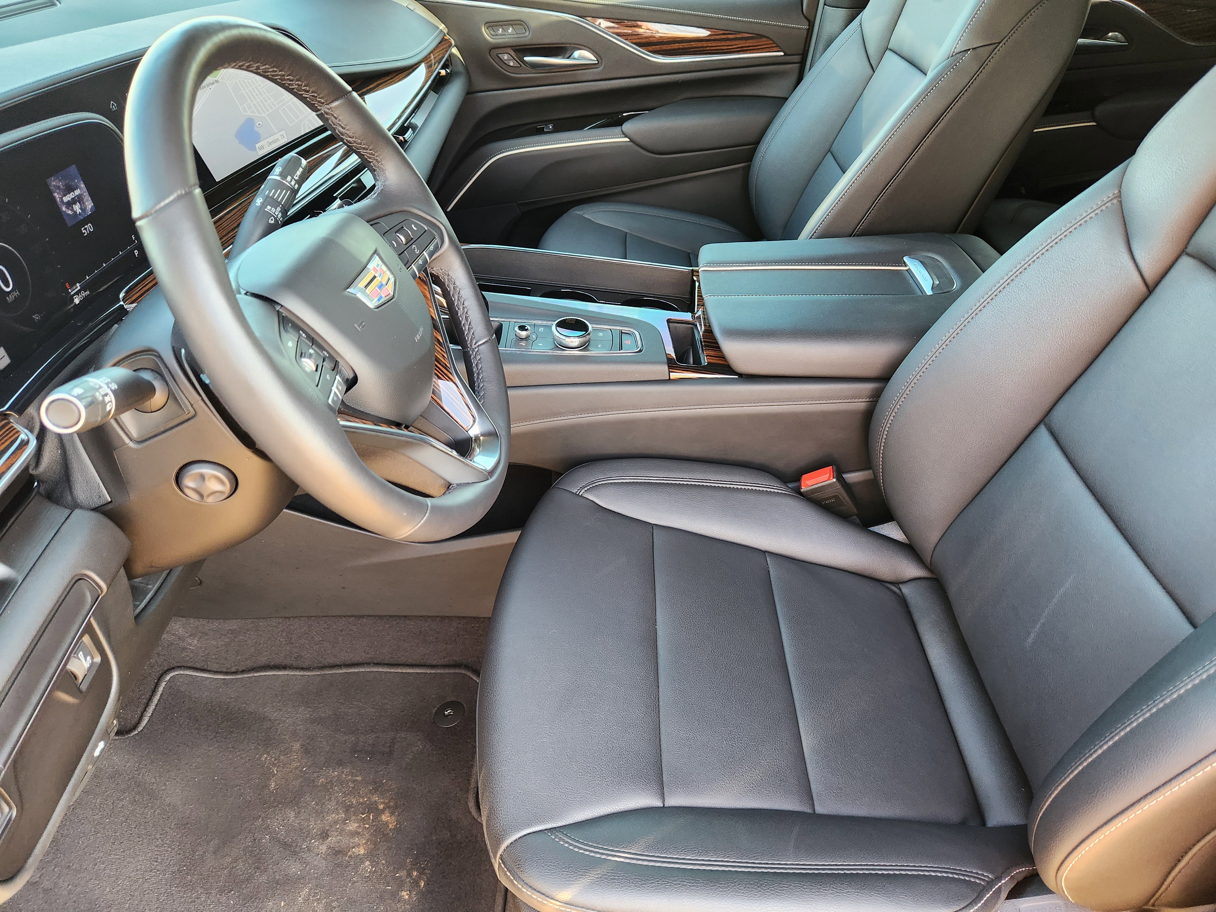 Certified 2024 Cadillac Escalade Luxury image 13