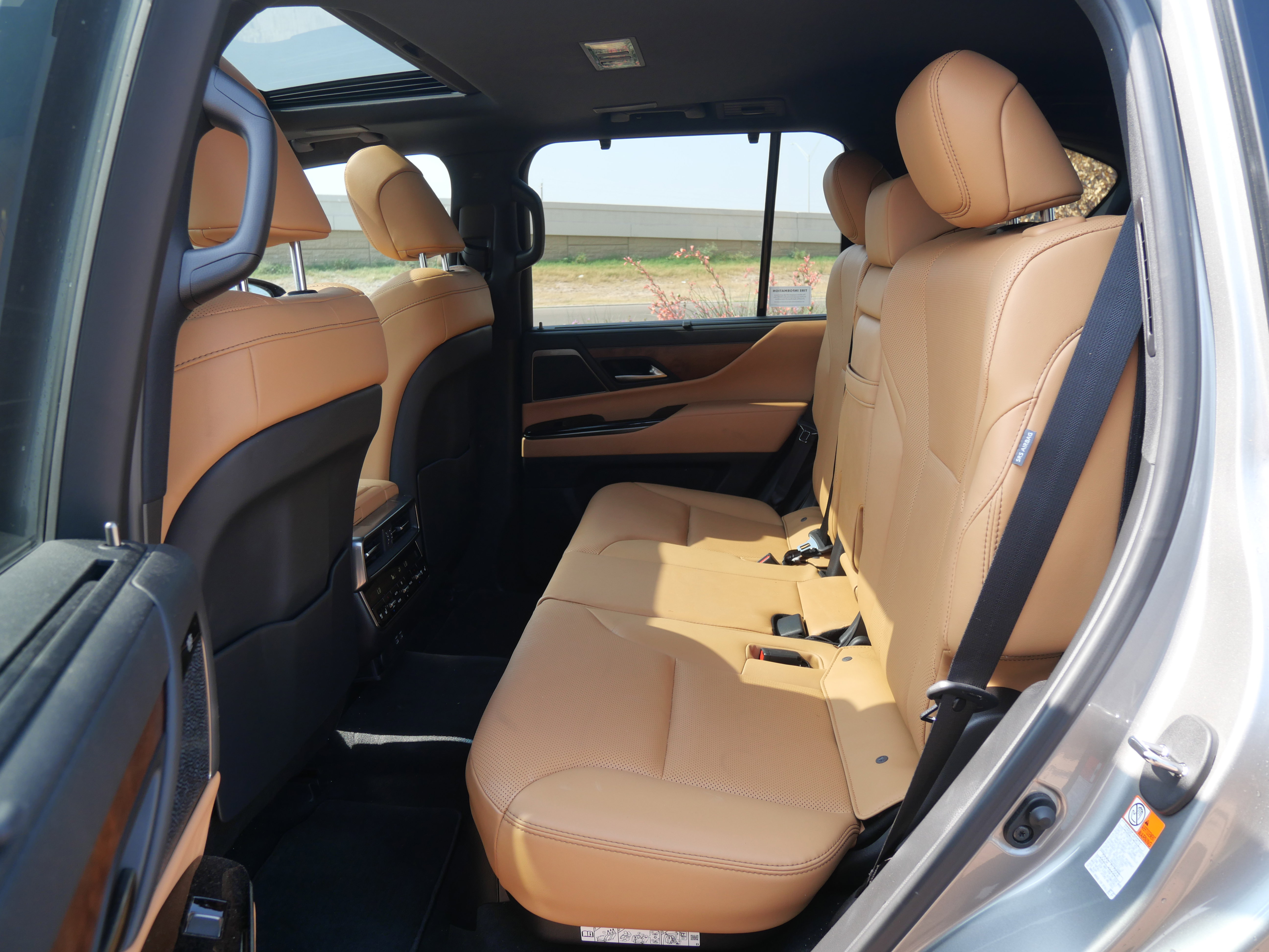 Certified 2024 Lexus LX 600 4WD w/ Luxury Package image 9