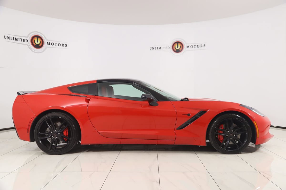 Used 2016 Chevrolet Corvette Stingray Coupe w/ 2LT Preferred Equipment Group RWD image 2