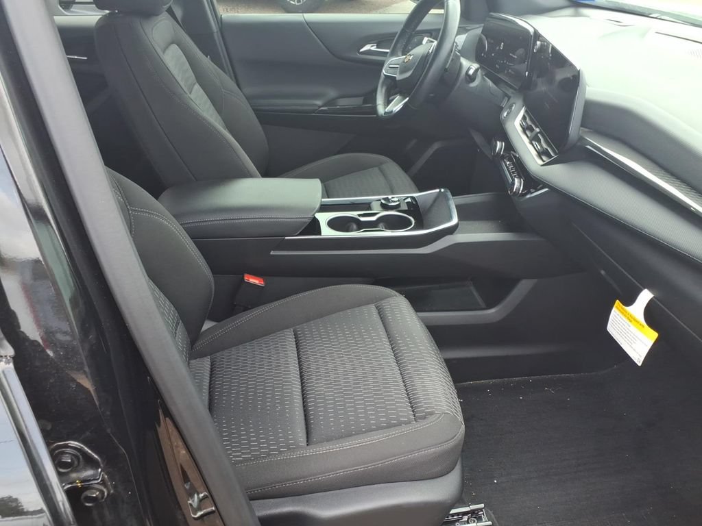 Certified 2026 Chevrolet Equinox LT w/ LPO, Floor Liner Package FWD image 9