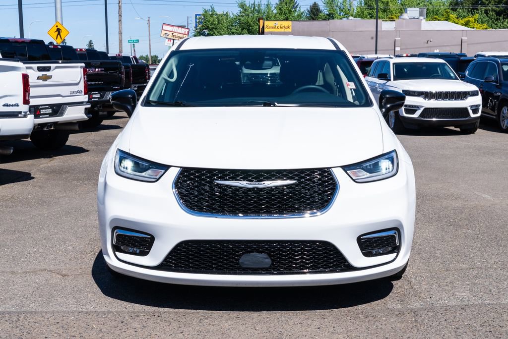 Used 2017 Dodge Grand Caravan GT FWD image 2