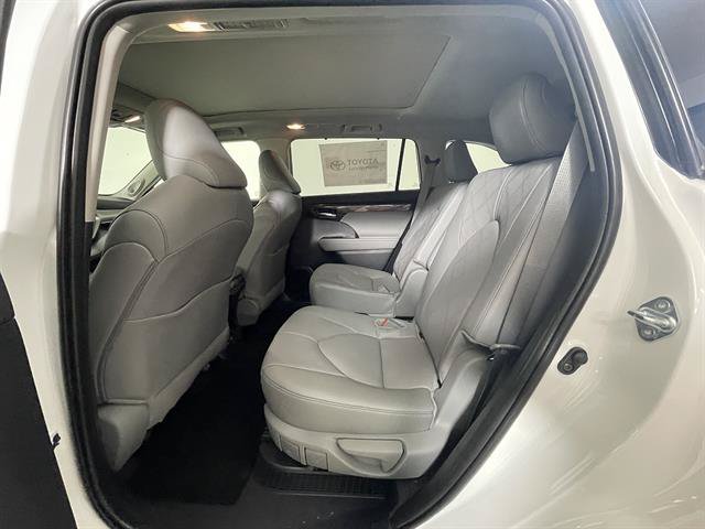 New 2026 Toyota Highlander Platinum AWD/4WD image 11