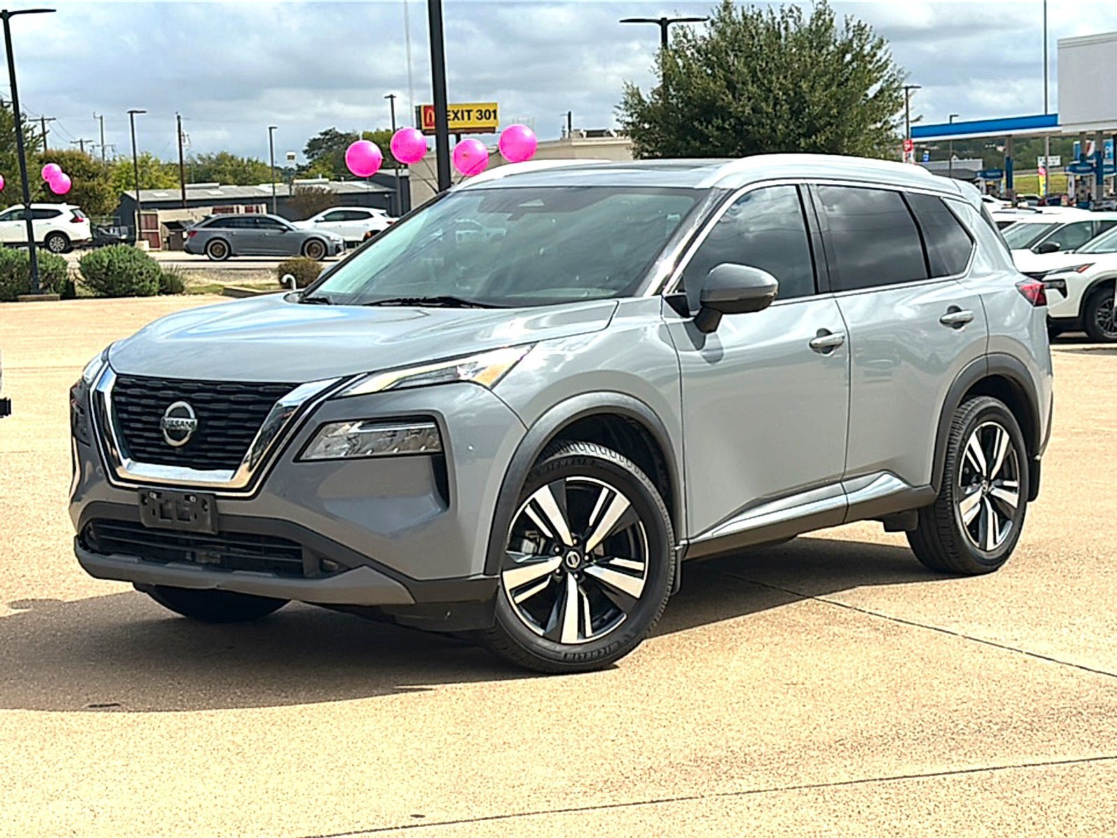Used 2021 Nissan Rogue SL FWD image 2
