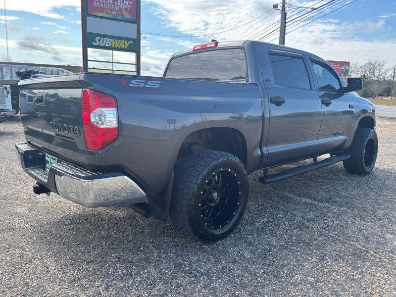 Used 2020 Toyota Tundra SR5 w/ SR5 Upgrade Package image 5