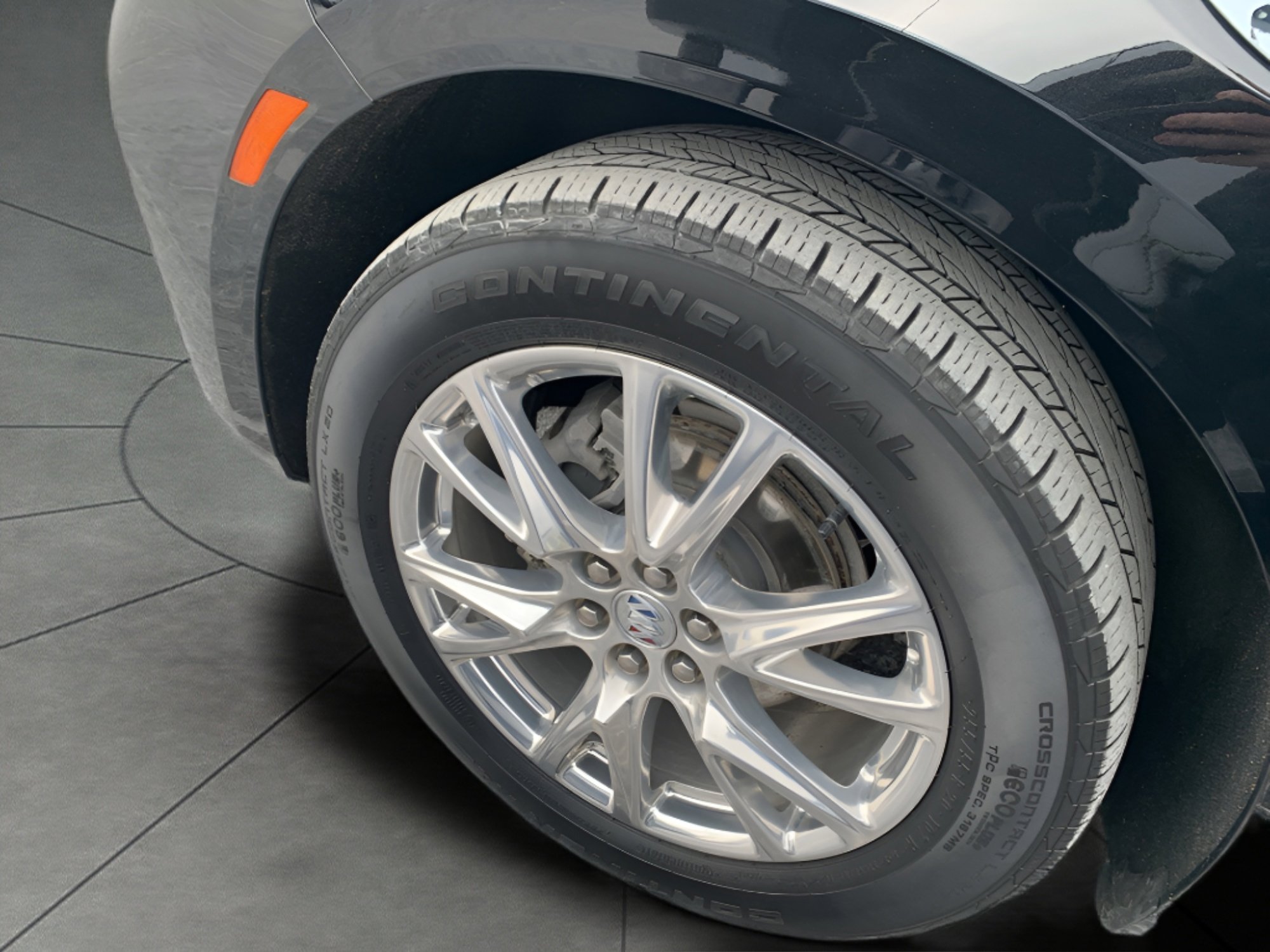 Used 2023 Buick Enclave Essence w/ Experience Buick Package image 9