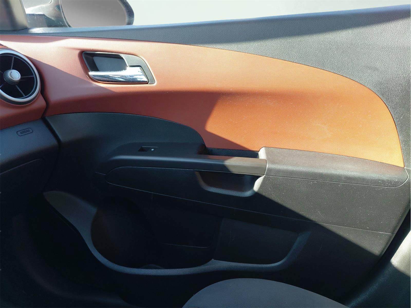 Used 2014 Chevrolet Sonic LT image 28