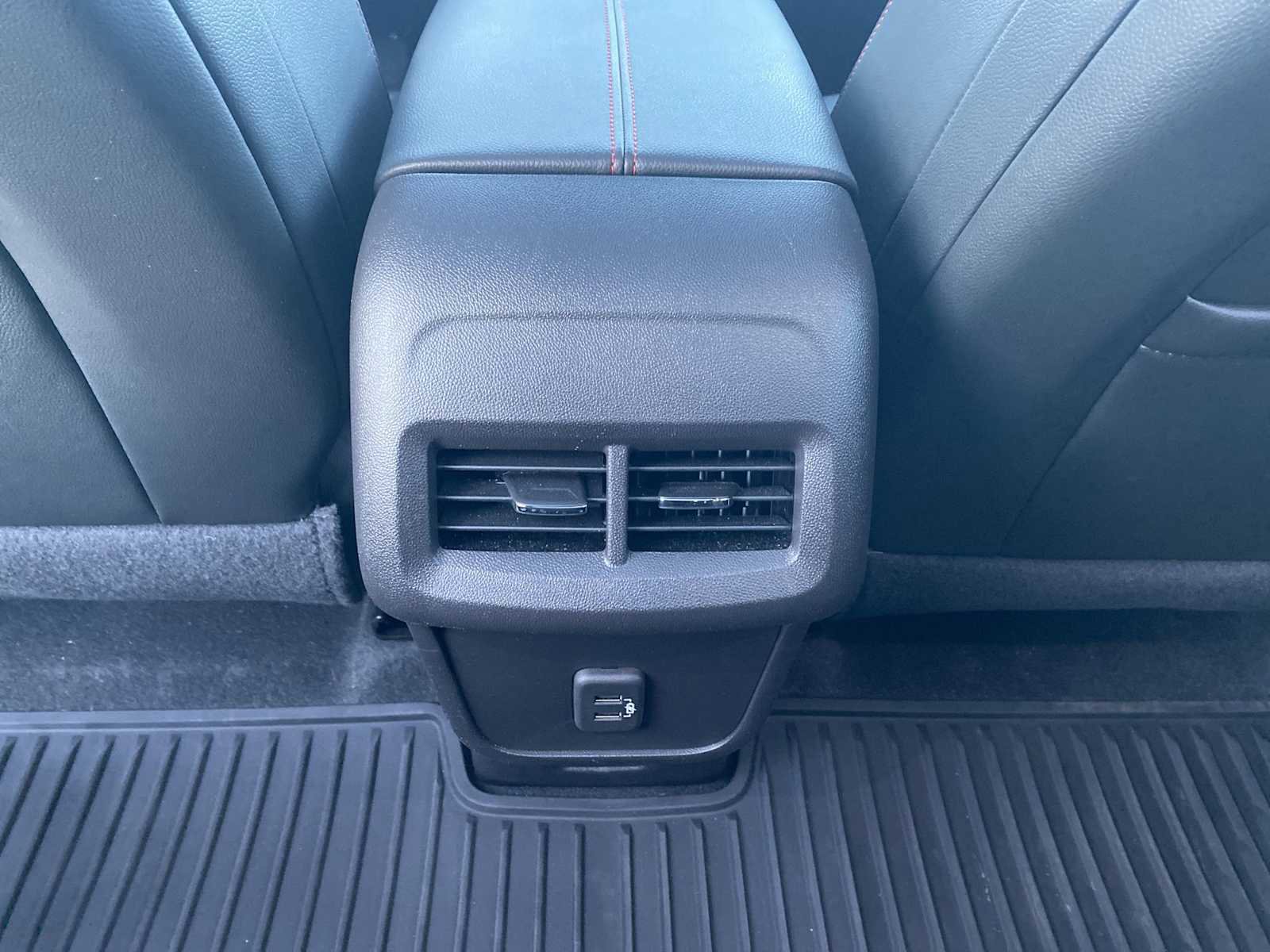 Used 2024 Chevrolet Equinox RS w/ RS Leather Package image 28