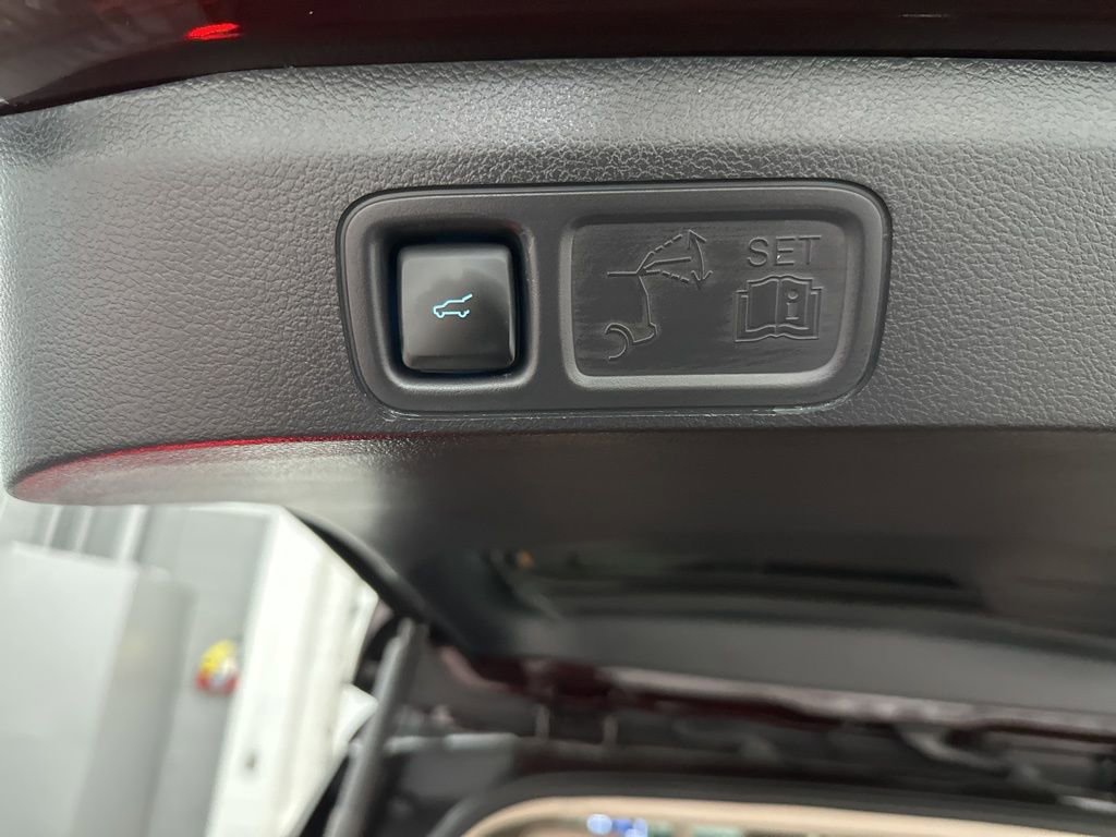 Used 2024 Ford Expedition Limited image 36