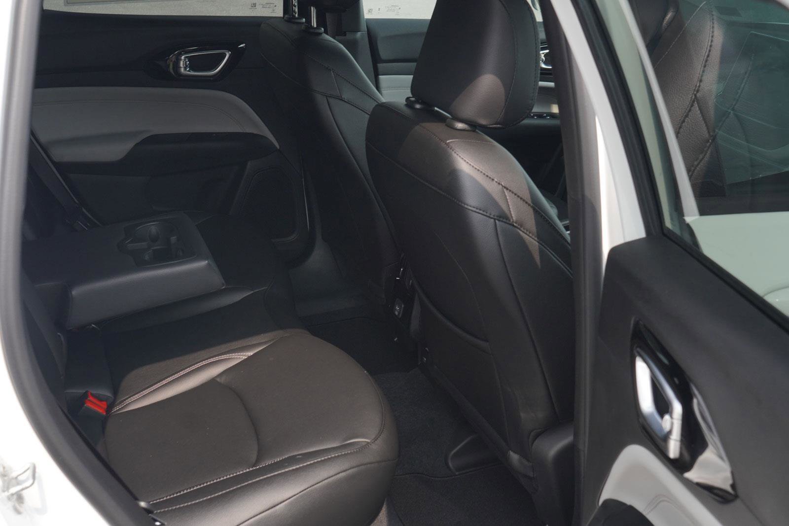 New 2025 Jeep Compass Limited image 27