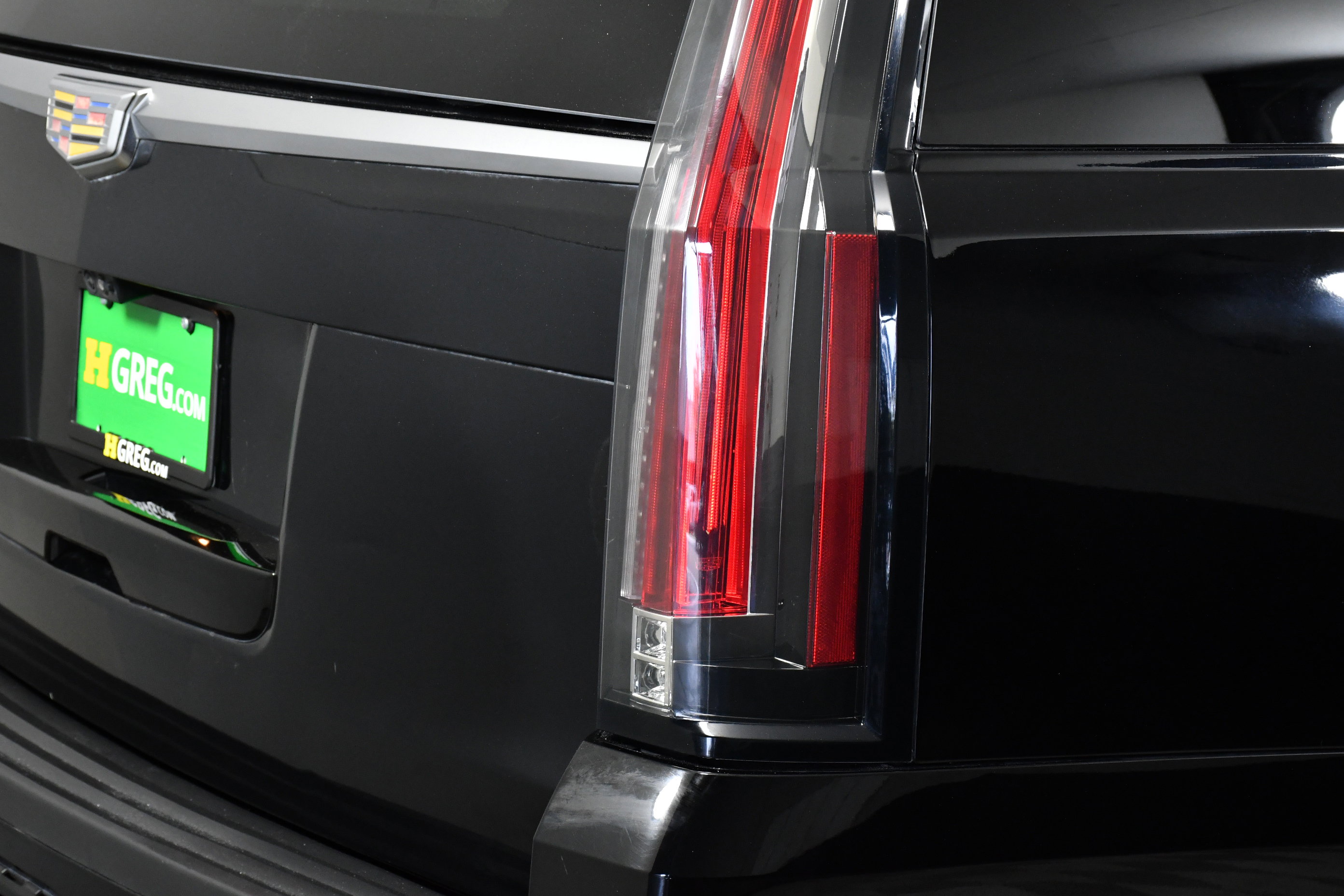 Used 2017 Cadillac Escalade ESV Platinum image 34