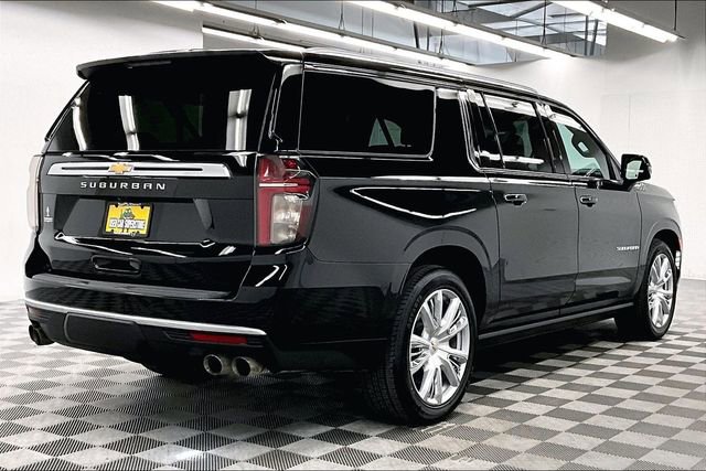 Used 2024 Chevrolet Suburban High Country AWD/4WD image 14
