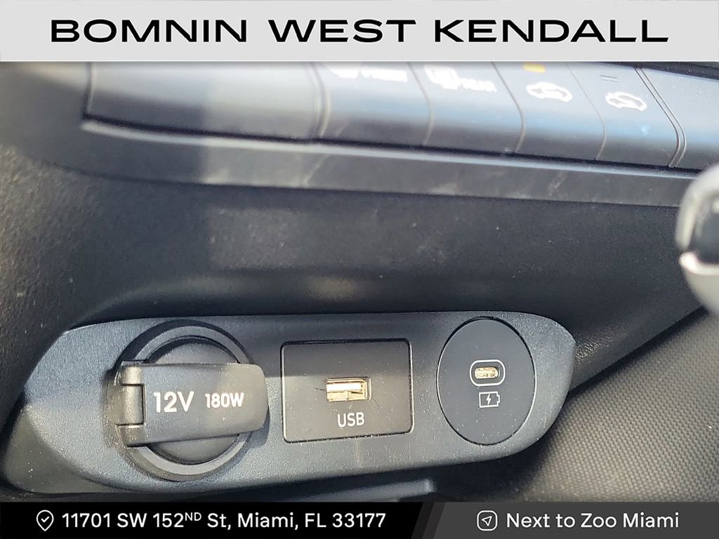 Used 2025 Hyundai Elantra Sport image 18