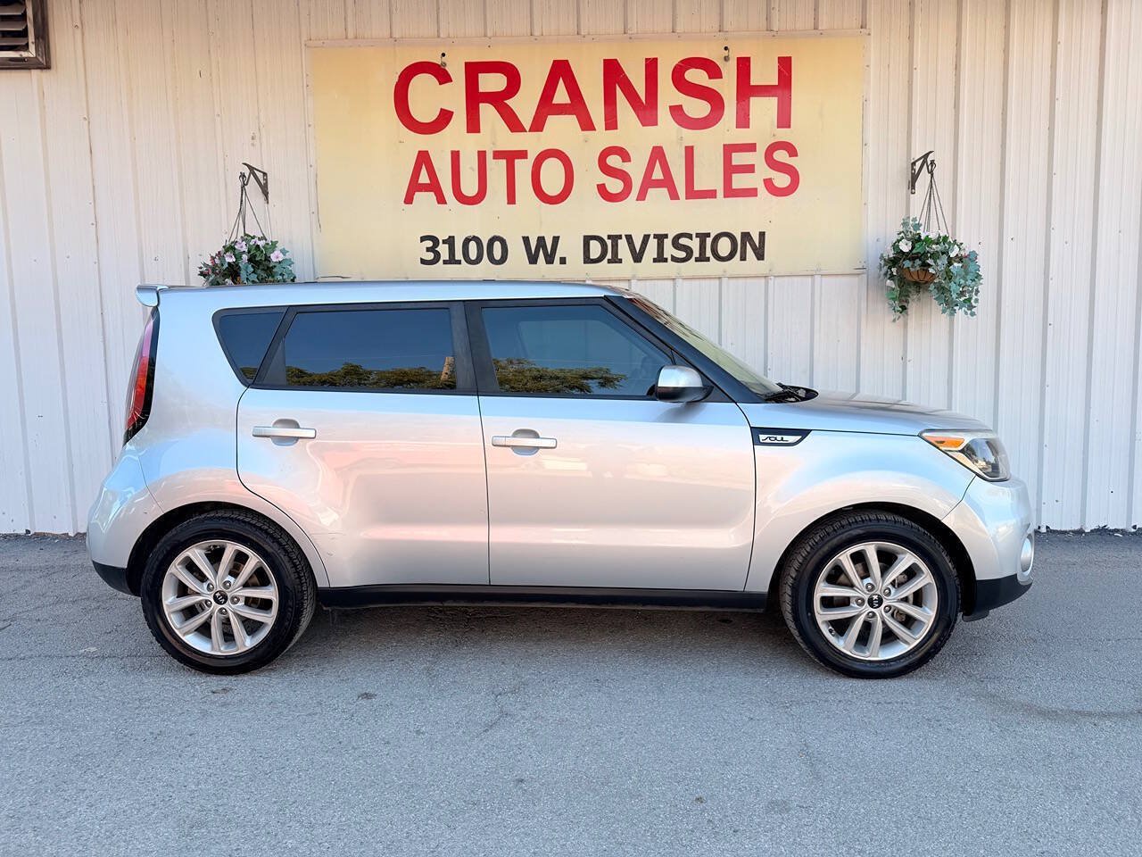 Used 2017 Kia Soul + FWD image 5