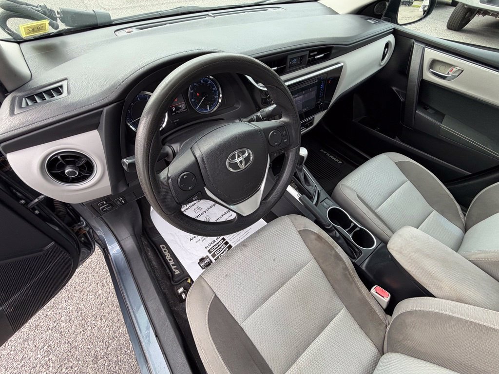 Used 2018 Toyota Corolla LE FWD image 12