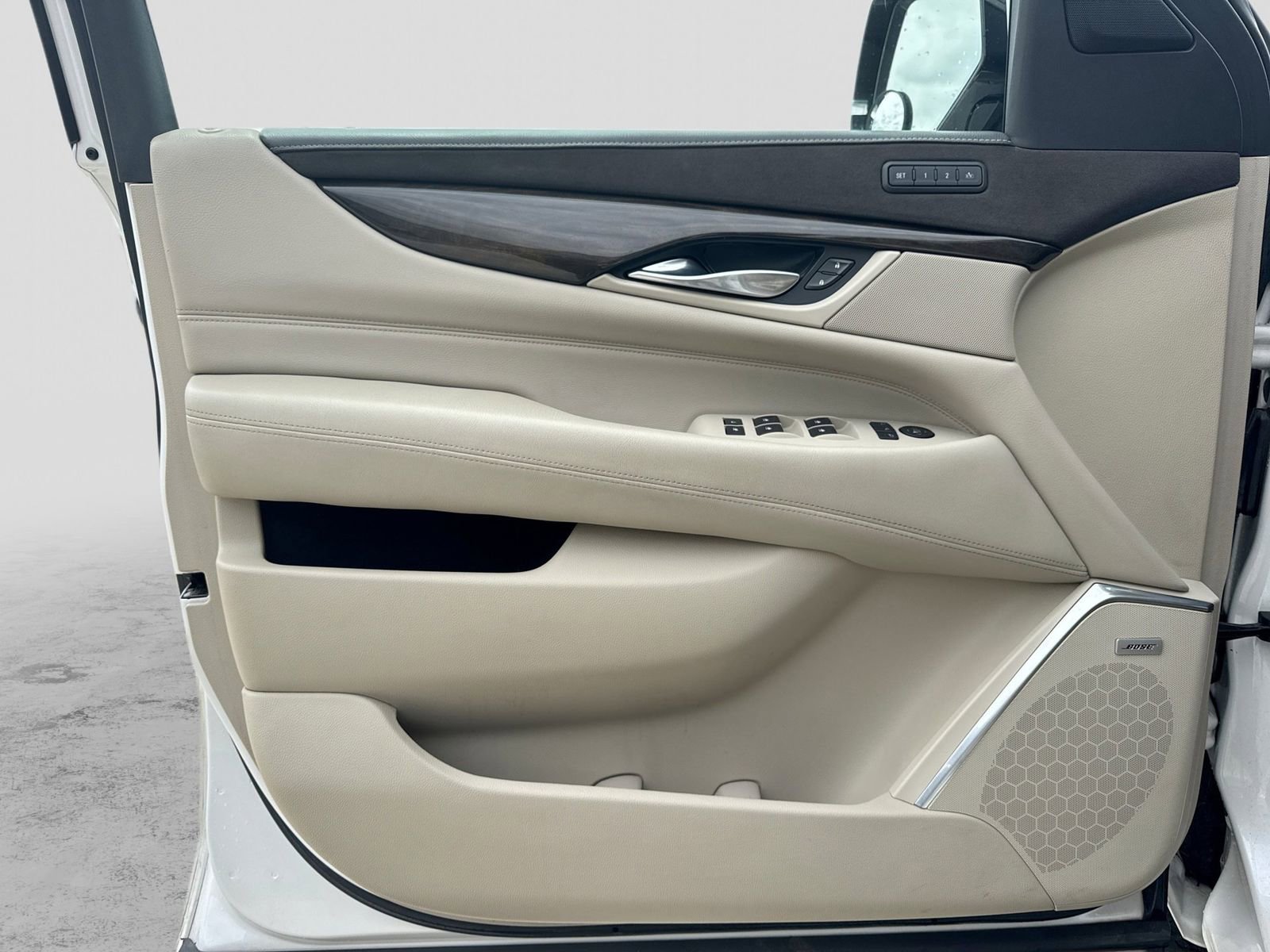 Used 2018 Cadillac Escalade ESV Premium Luxury AWD/4WD image 39
