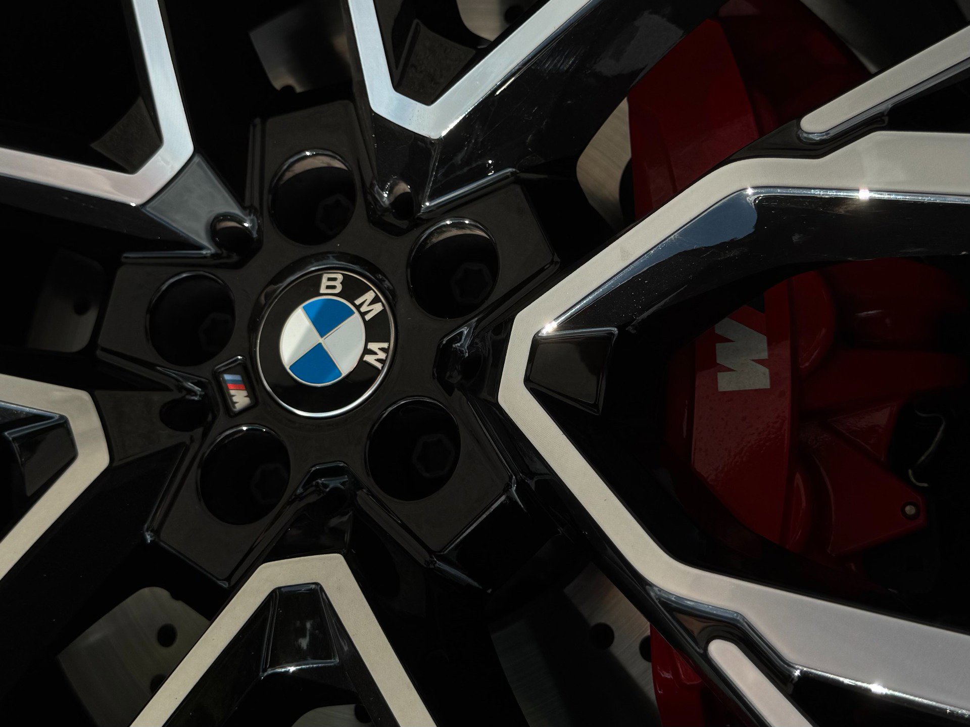 Used 2024 BMW X6 M Competition w/ Executive Package image 95