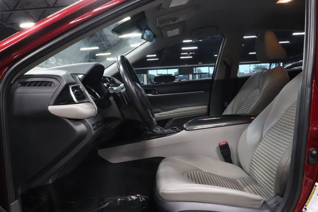 Used 2018 Toyota Camry SE FWD image 10