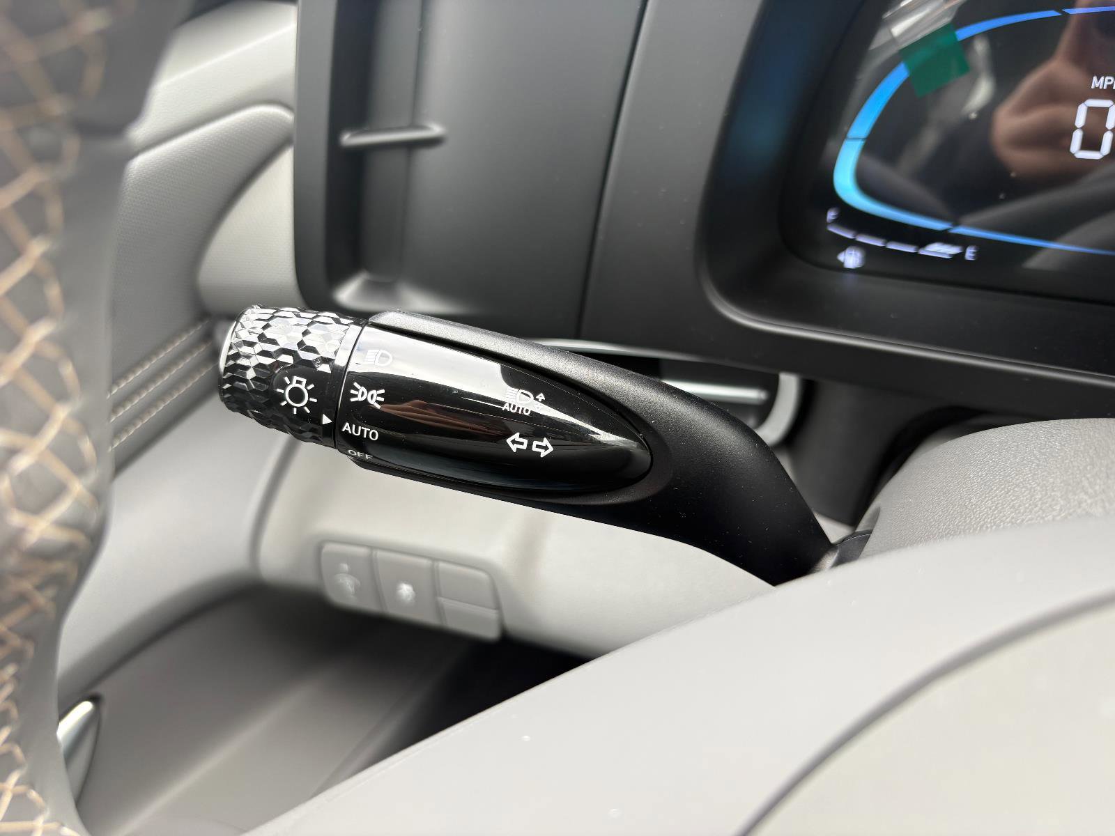 New 2025 Hyundai Elantra Sport FWD image 31