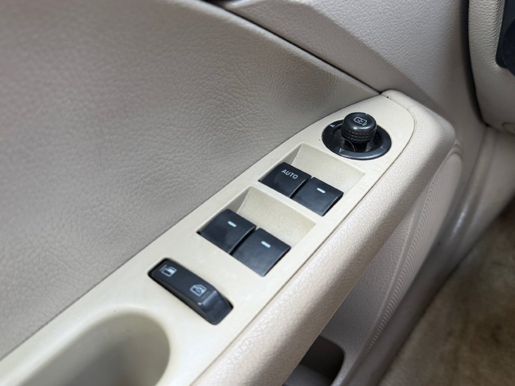 Used 2006 Ford Fusion SE FWD image 18