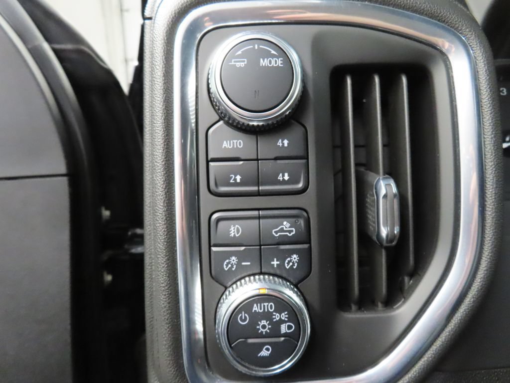 Used 2022 GMC Sierra 3500 SLT w/ X31 Off-Road Package AWD/4WD image 39